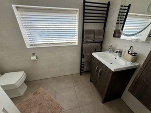 En Suite- click for photo gallery